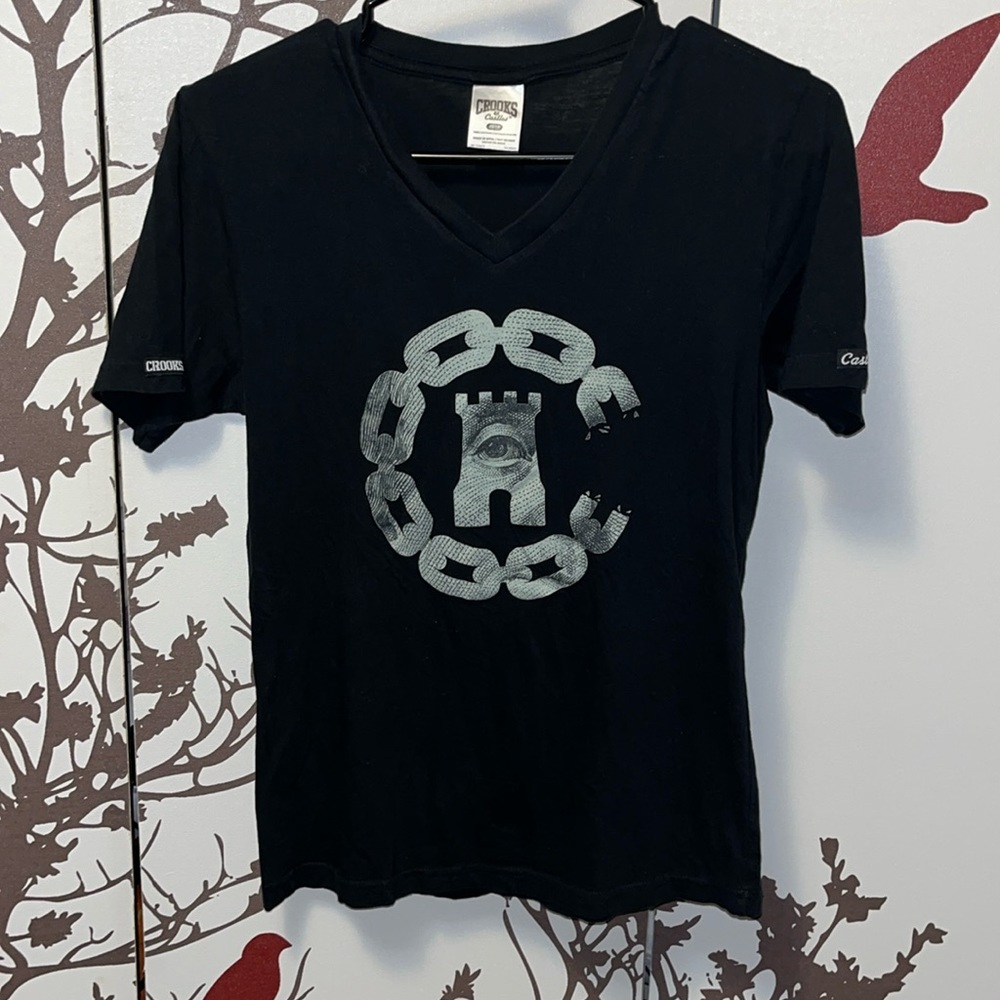 Crooks & Castles Women’s Size XS Black & Grey Graphic T-Shirt ‼️PRICE DROP‼️$30